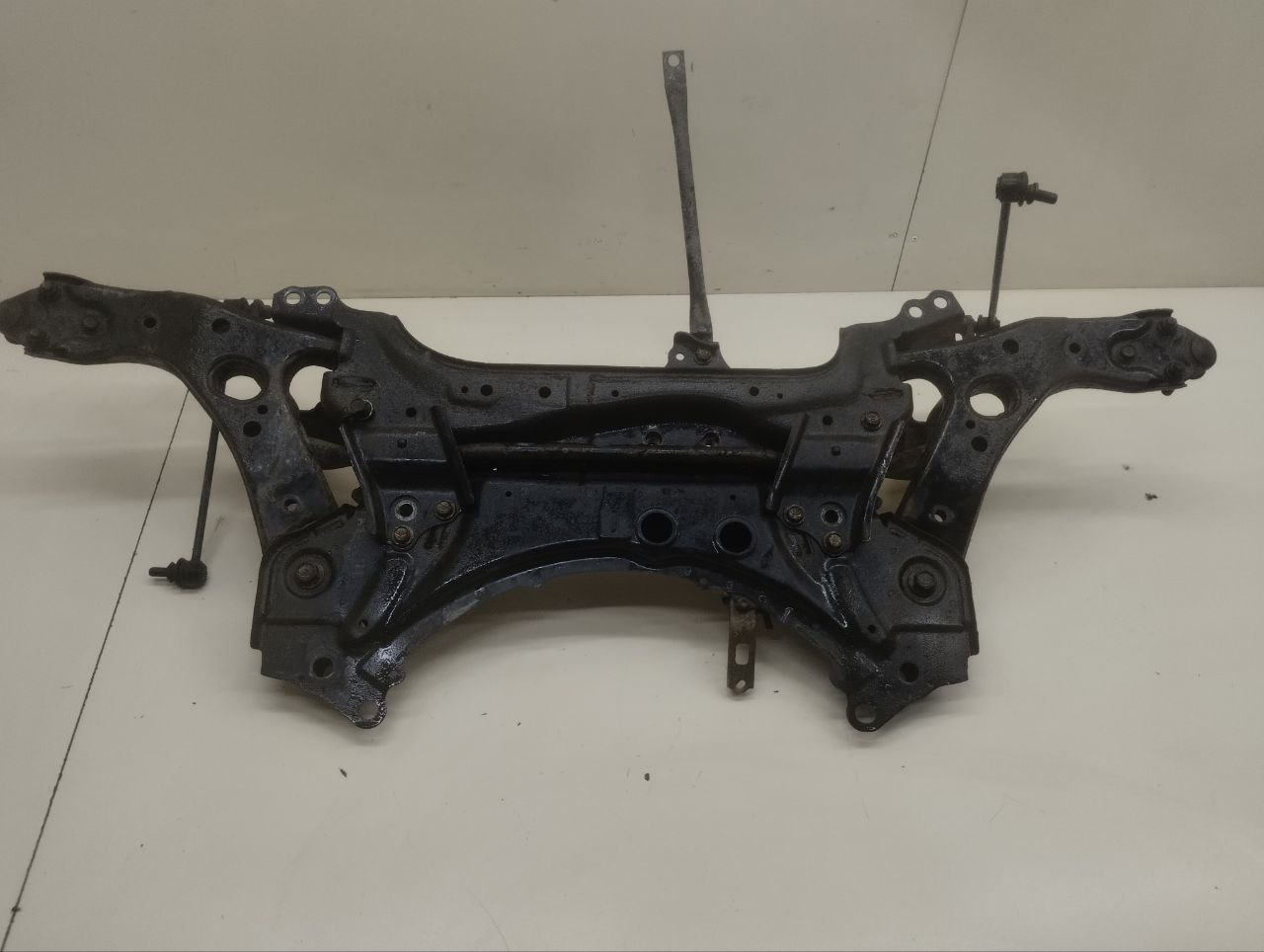 Балка подмоторная Toyota Auris (E150) 2006-2012 Балка подмоторная Toyota Auris (E150) 2006-2012