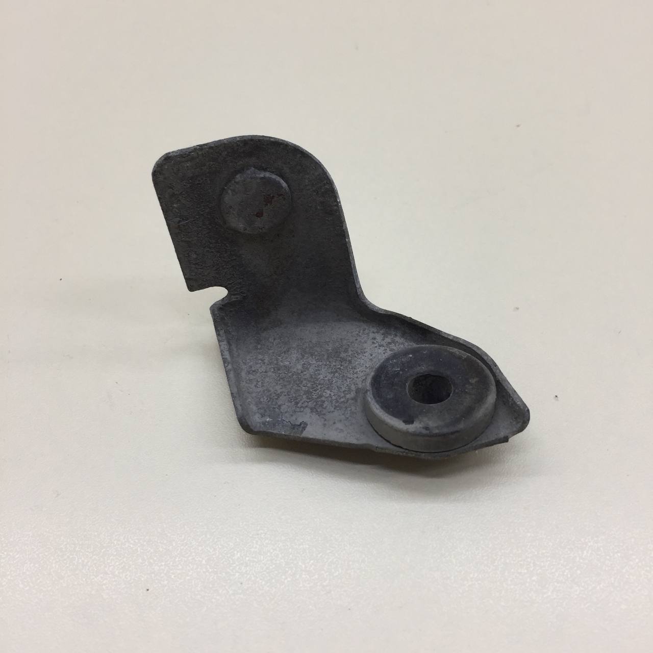 Кронштейн кондиционера Nissan Primera (P12) 2002-2007