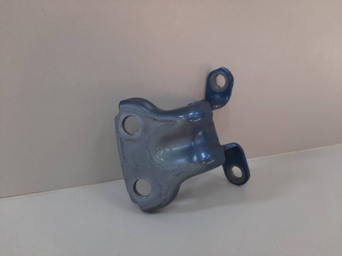Петля двери задней правой верхняя Subaru Impreza (G12) 2007-2012 Петля двери задней правой верхняя Subaru Impreza (G12) 2007-2012