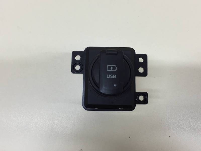 Разъем Kia Sorento (UM) 2015>