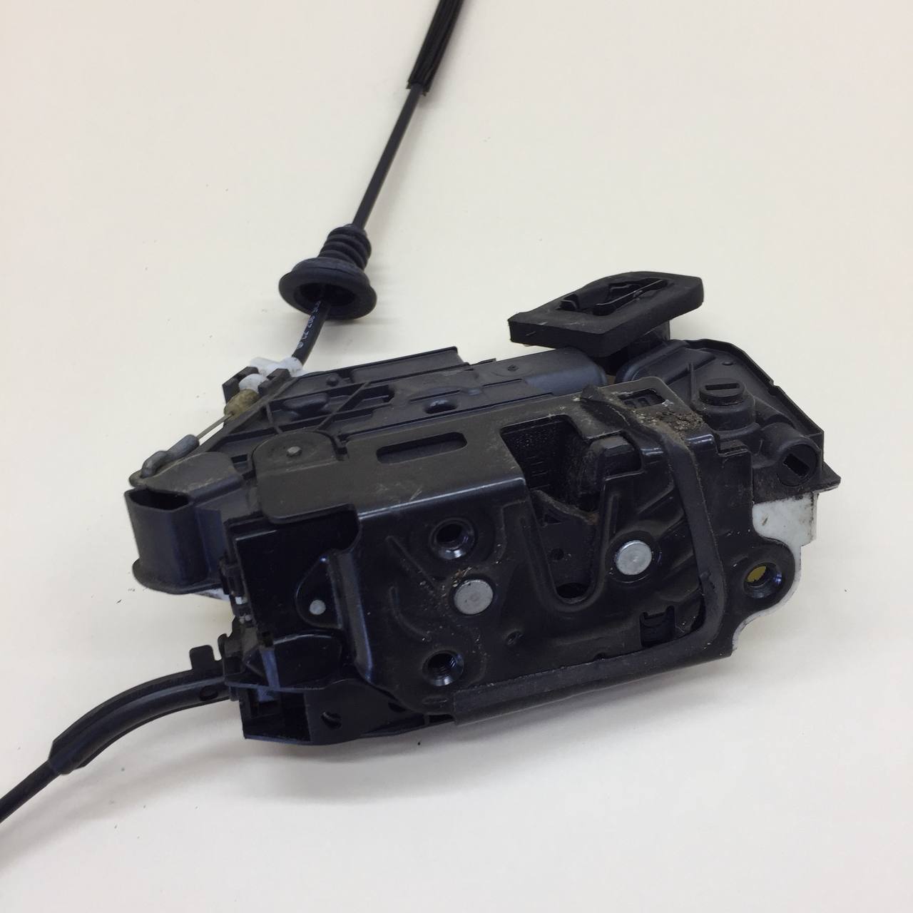 Замок двери задней правой Volkswagen Polo (MK5) 2011-2020