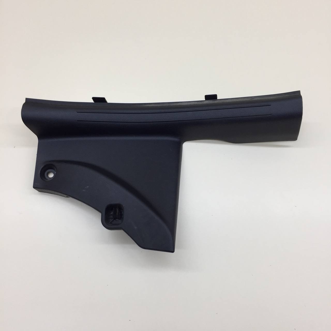 Накладка порога (внутренняя) Hyundai Elantra (CN7) 2020>