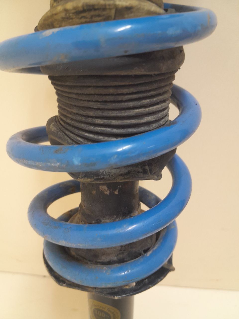 Амортизатор задний Nissan Almera Classic (B10) 2006-2013