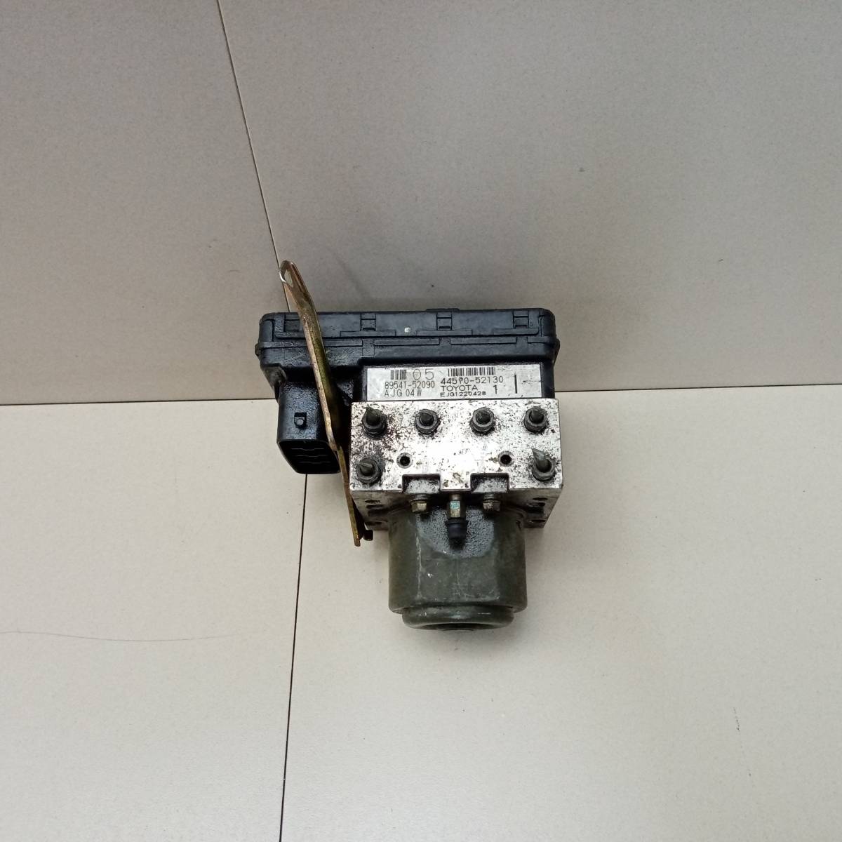 Блок ABS (насос) Toyota Funcargo (XP20) 1999-2005