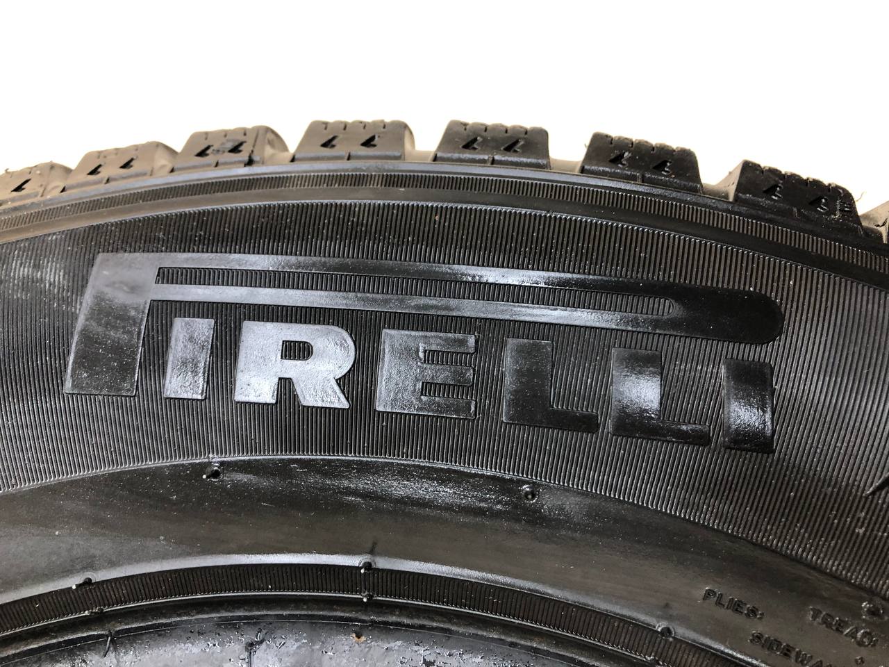 Шины к-кт R14 Зимние шипованные PIRELLI
