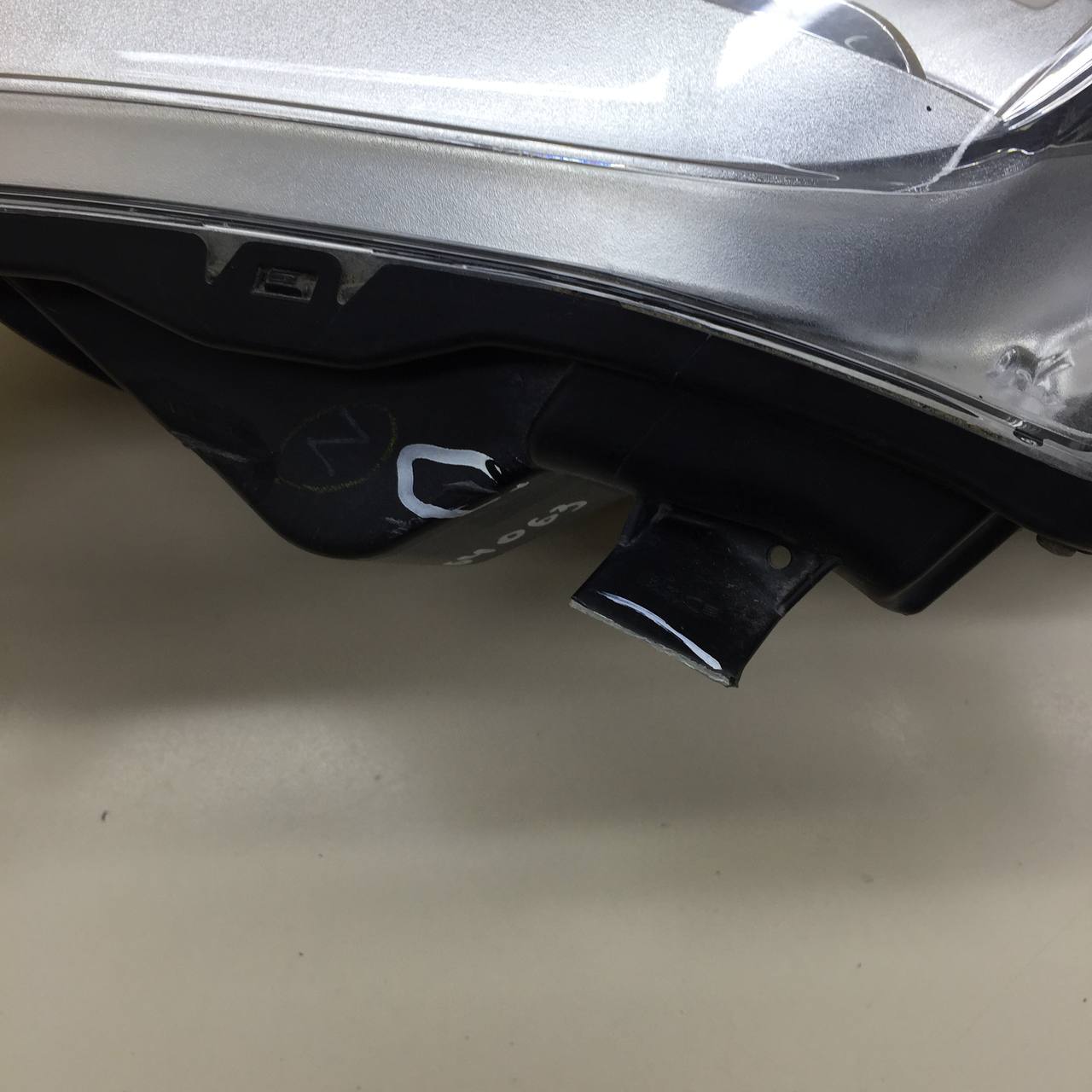Фара левая Toyota Land Cruiser Prado (J150) 2009-2022