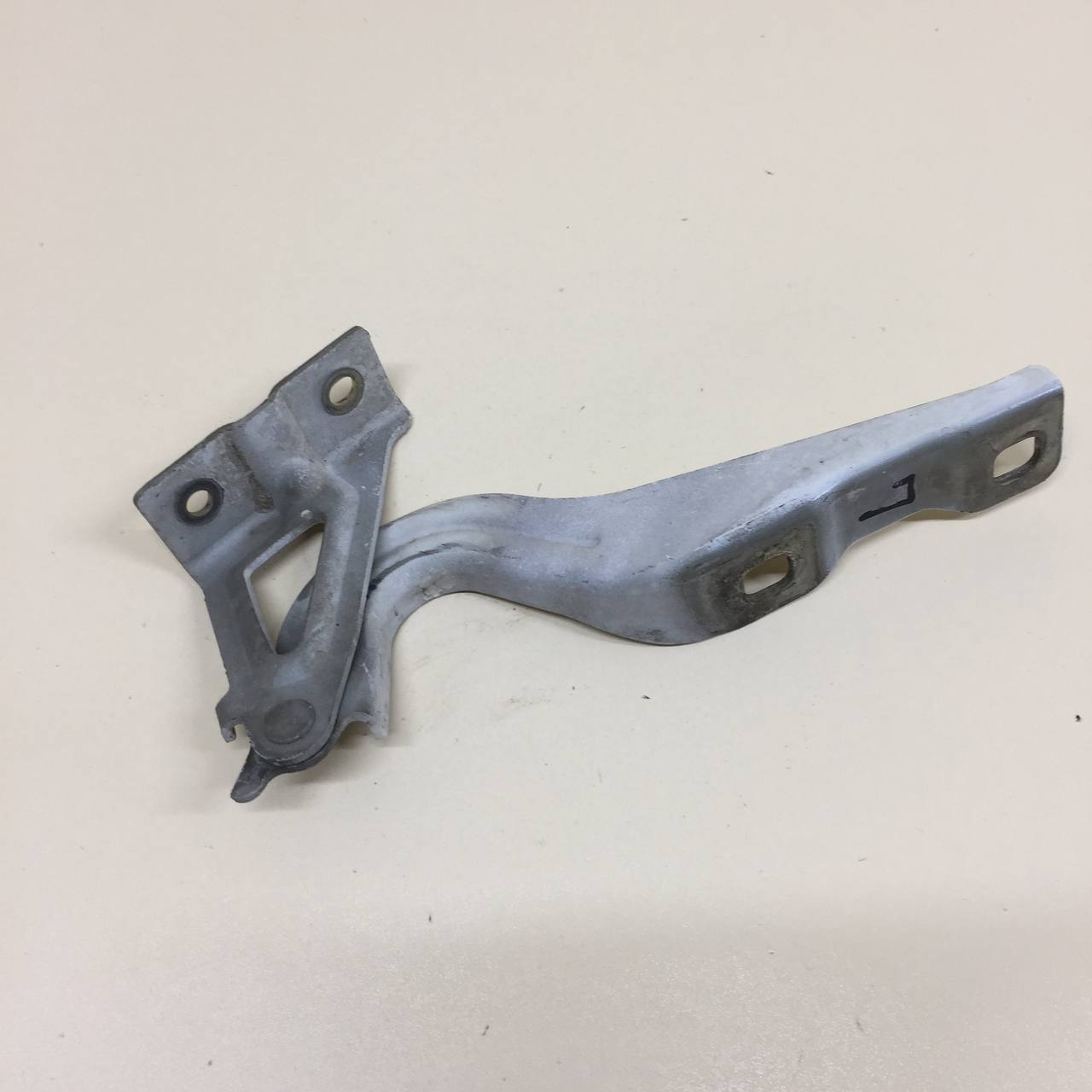 Петля капота левая Chevrolet Cobalt (T250) 2011-2015