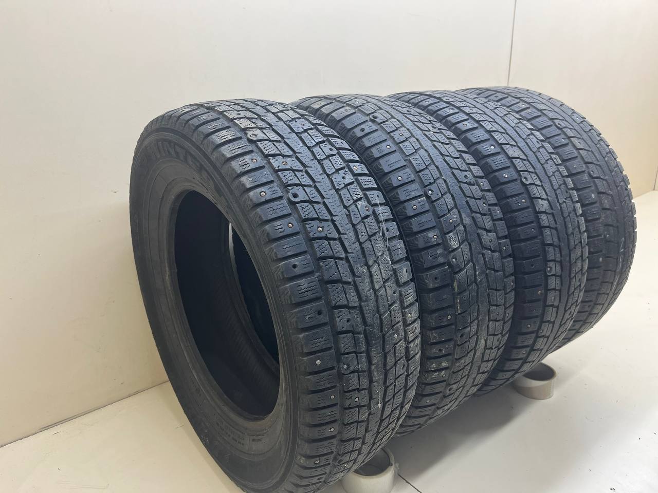 Шины к-кт R16 Зимние шипованные DUNLOP