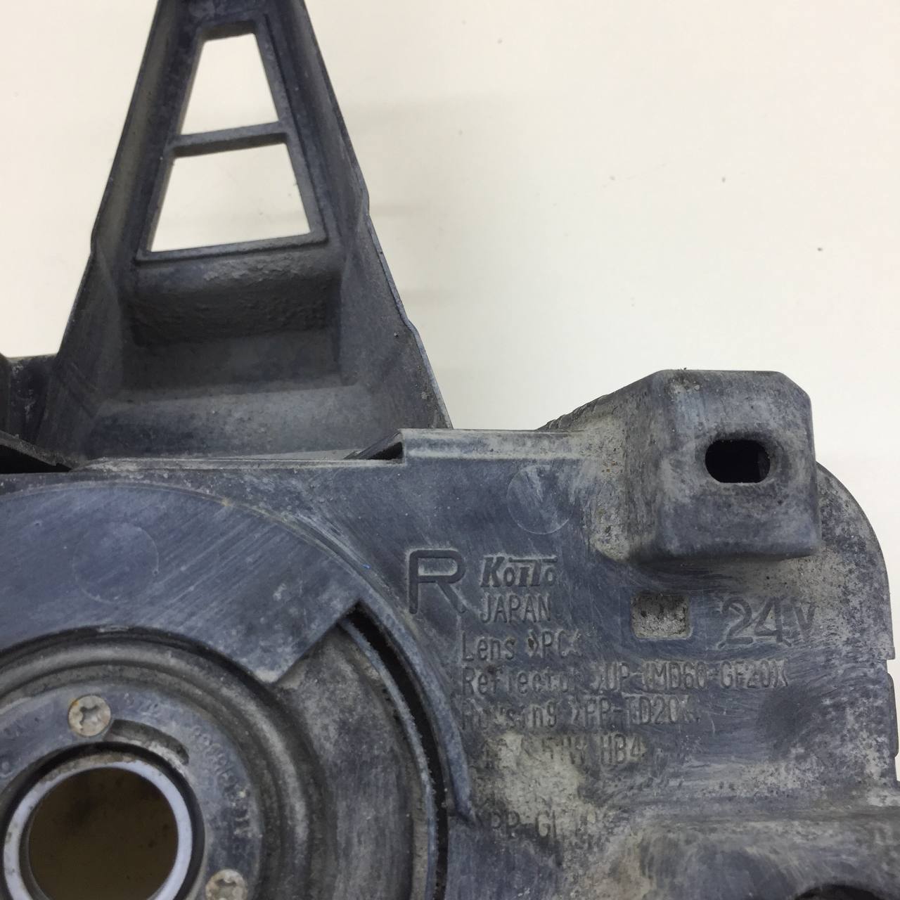 Фара противотуманная правая Toyota Land Cruiser (J200) 2007-2021