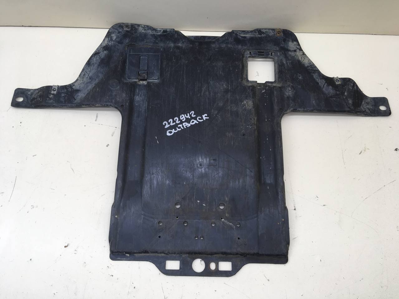 Пыльник двигателя Subaru Legacy (B14) 2010-2015