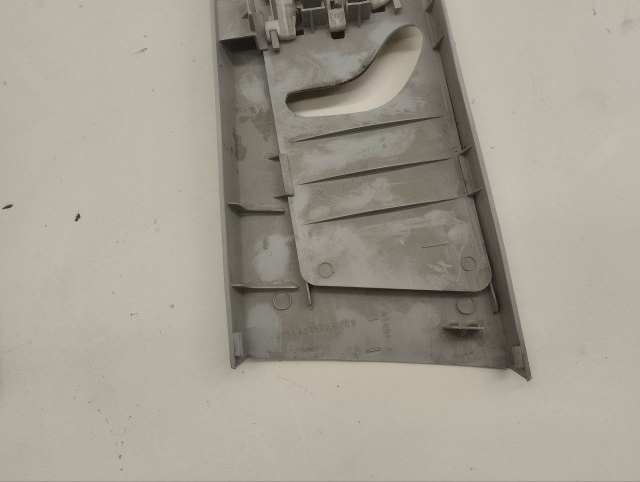 Обшивка стойки Ford Focus 2 (DA) 2005-2008 Обшивка стойки Ford Focus 2 (DA) 2005-2008
