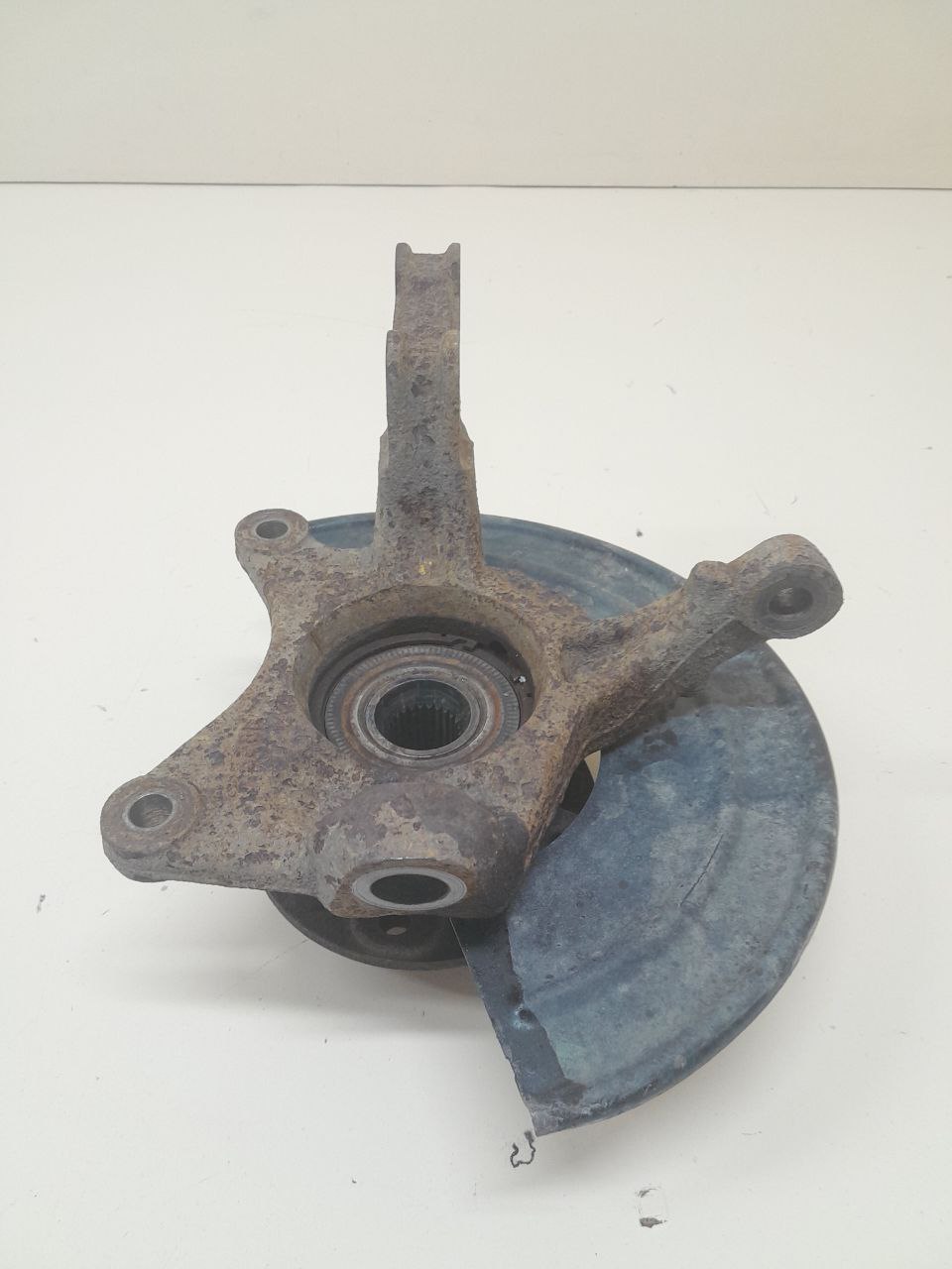 Кулак поворотный передний правый Nissan Terrano (D10) 2014>