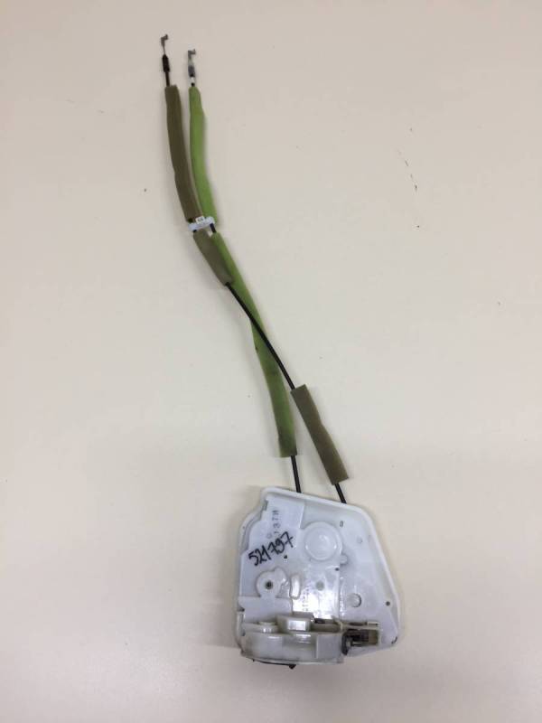 Замок двери передней правой Mazda Mazda 3 (BL) 2009-2013