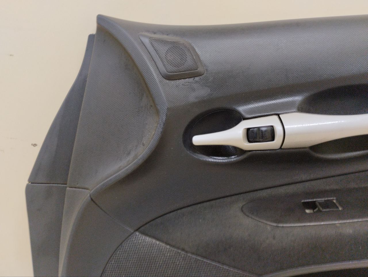 Обшивка двери передней правой Toyota Auris (E150) 2006-2012