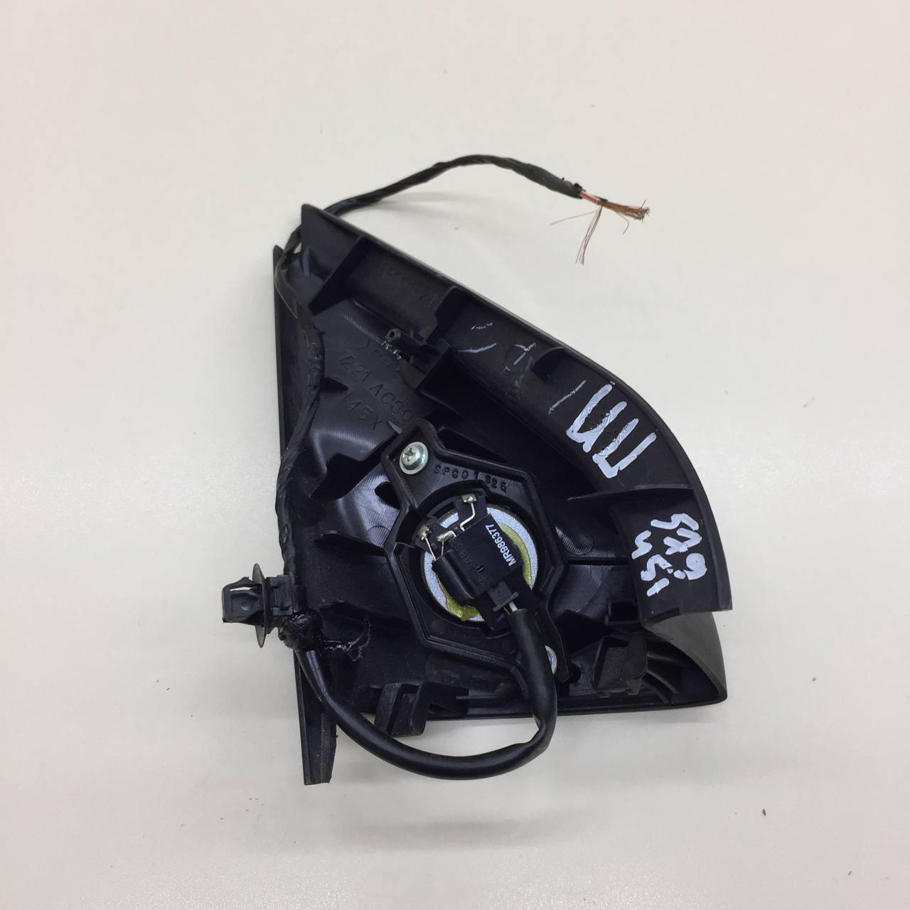 Крышка зеркала внутренняя правая Mitsubishi Outlander XL (CW) 2006-2012