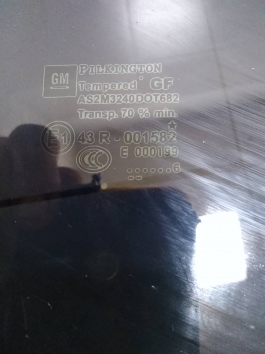 Стекло двери задней правой Opel Zafira (B) 2005-2012