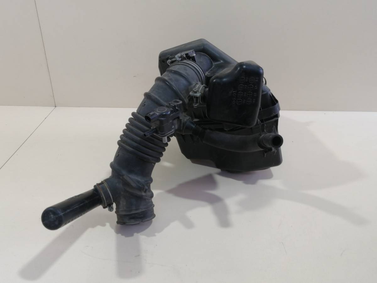 Корпус воздушного фильтра Toyota Estima (R50) 2006>