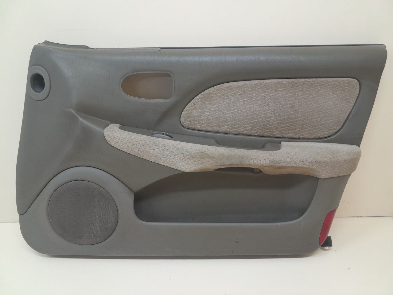 Обшивка двери передней правой Hyundai Sonata 4 (EF,Tagaz) 2001-2012