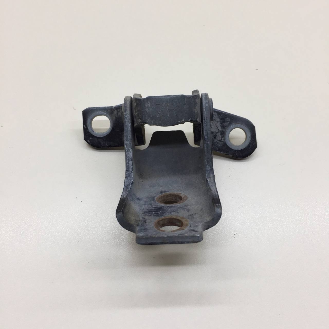 Петля двери передней правой верхняя Mazda Mazda 3 (BM) 2013-2016