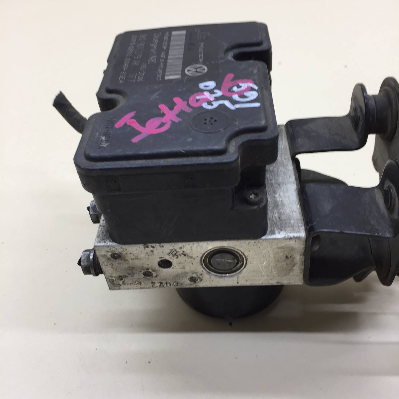 Блок ABS (насос) Skoda Octavia (A5 1Z-) 2004-2013 Блок ABS (насос) Skoda Octavia (A5 1Z-) 2004-2013