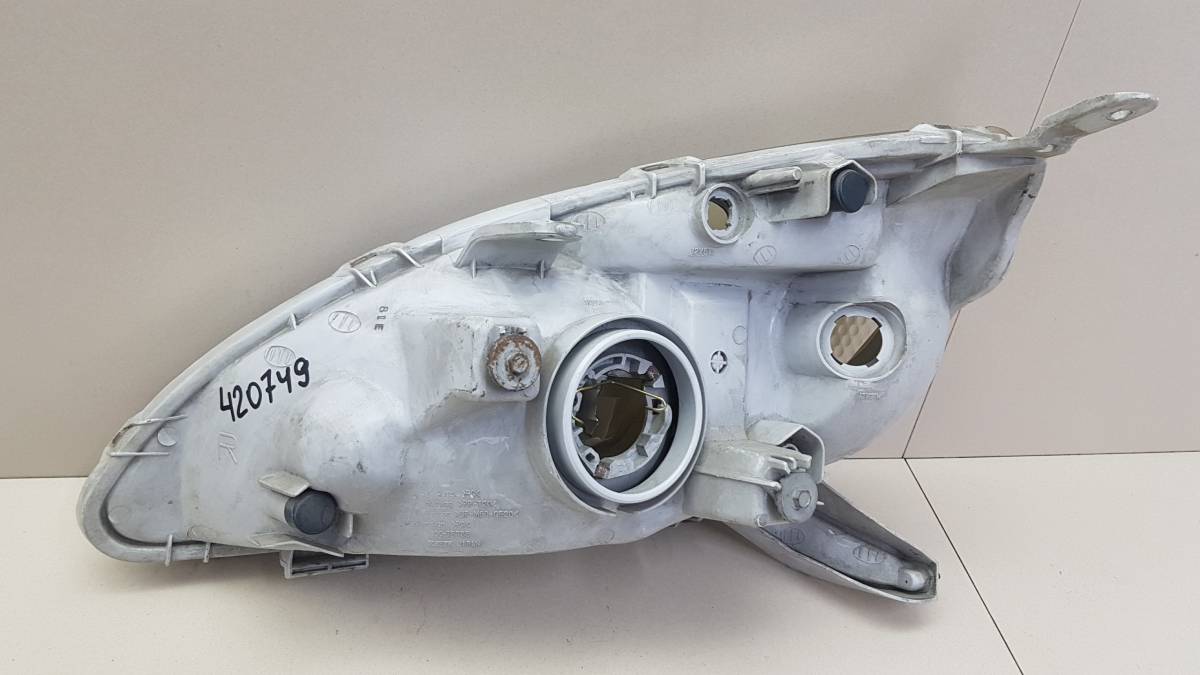 Фара правая Toyota Prius (W10) 1997-2003