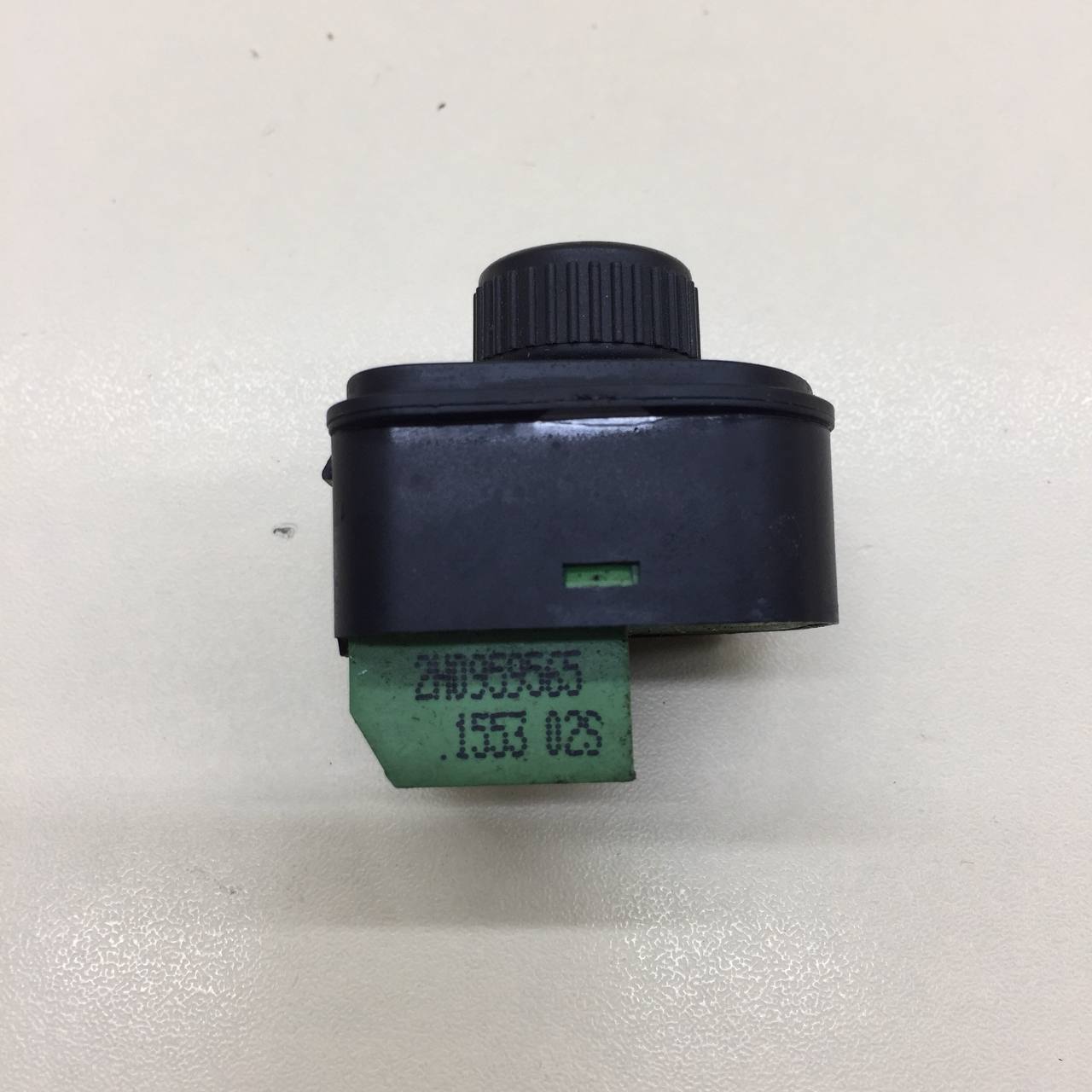 Переключатель регулировки зеркала Volkswagen Amarok 2010>