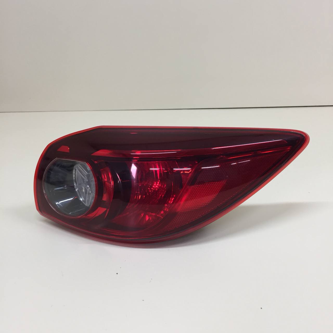 Фонарь задний наружный правый Mazda Mazda 3 (BM) 2013-2016 Фонарь задний наружный правый Mazda Mazda 3 (BM) 2013-2016
