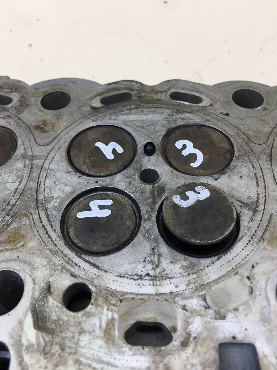 Головка блока цилиндров Land Rover Discovery 3 (L319) 2004-2009 Головка блока цилиндров Land Rover Discovery 3 (L319) 2004-2009