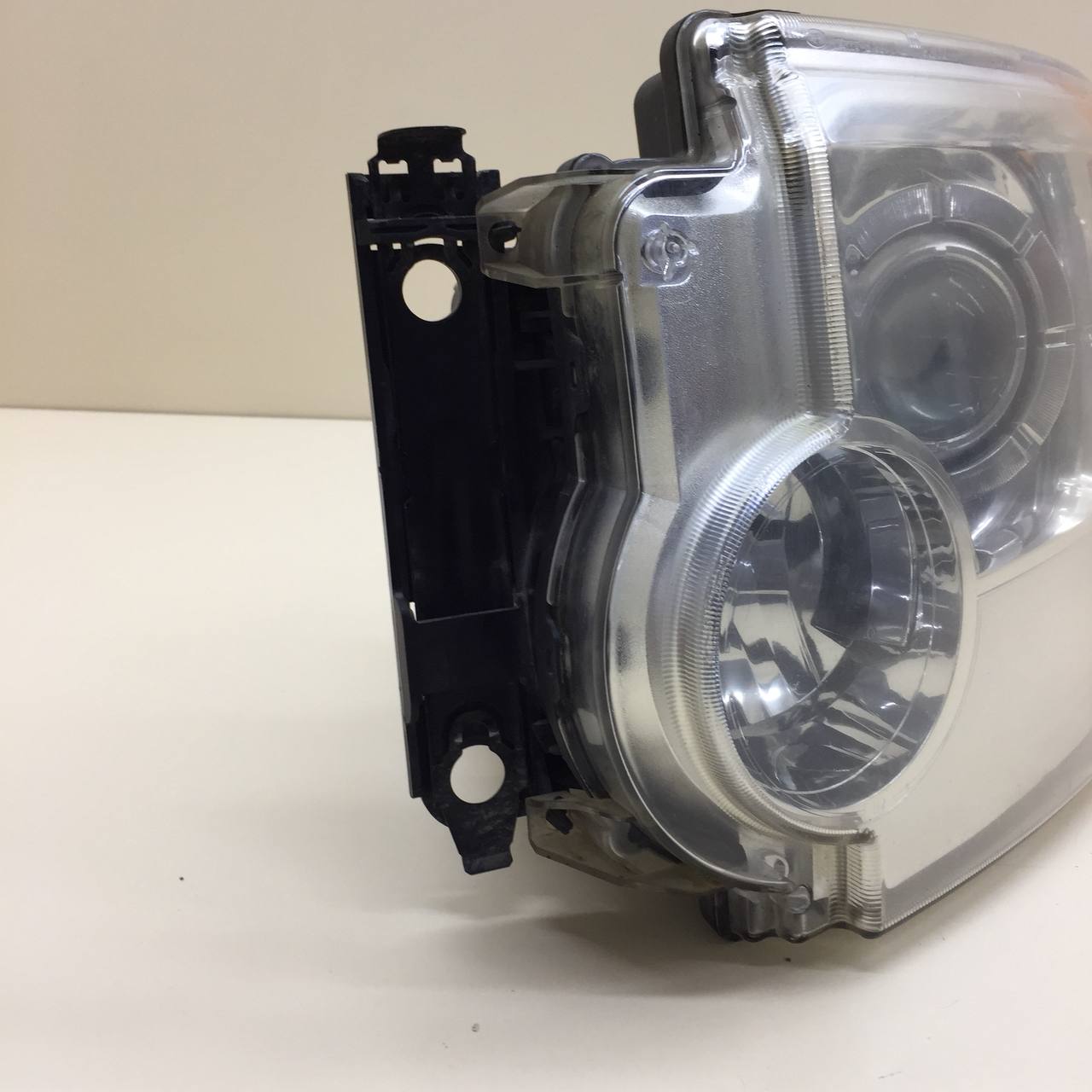 Фара левая Land Rover Discovery 3 (L319) 2004-2009