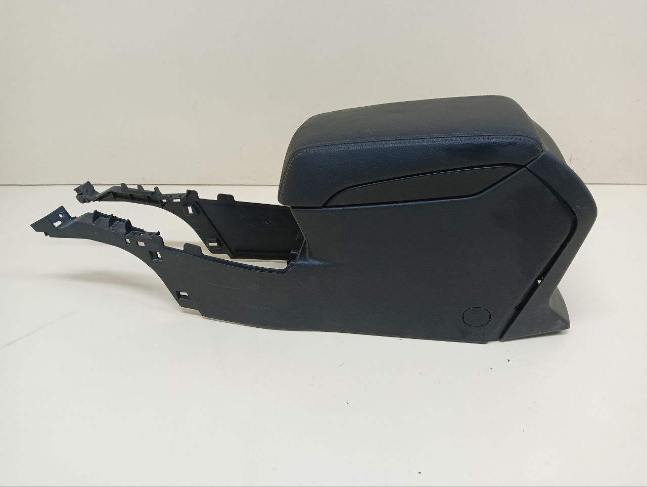 Подлокотник Subaru Legacy (B14) 2010-2015