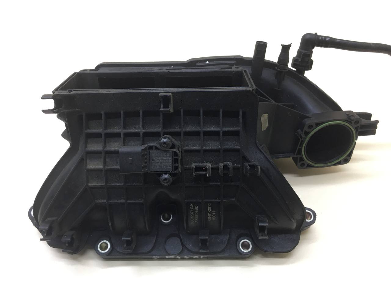 Коллектор впускной Volkswagen Jetta (A6) 2010-2019 Коллектор впускной Volkswagen Jetta (A6) 2010-2019