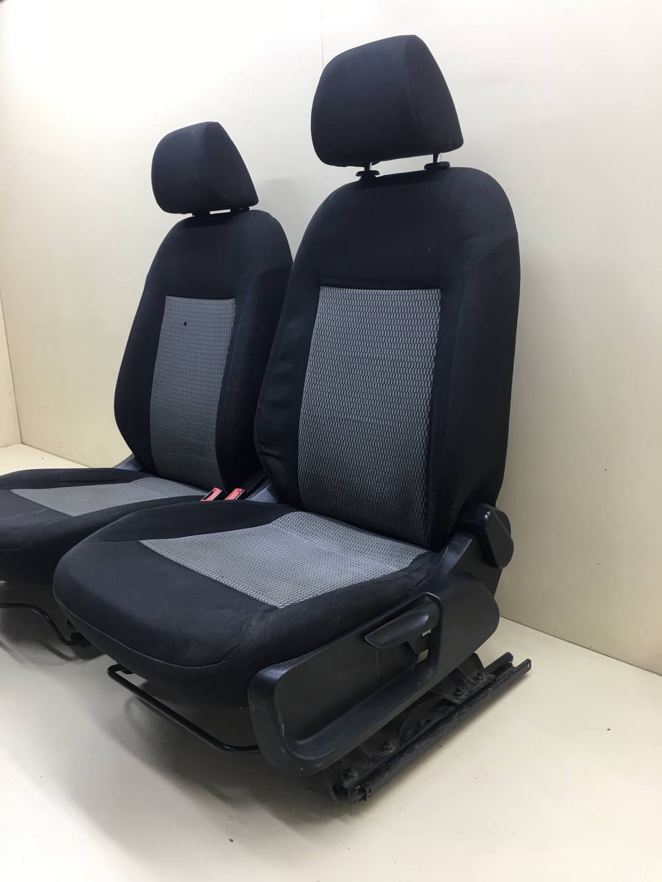 Сиденье (комплект) Volkswagen Polo (MK5) 2011-2020 Сиденье (комплект) Volkswagen Polo (MK5) 2011-2020