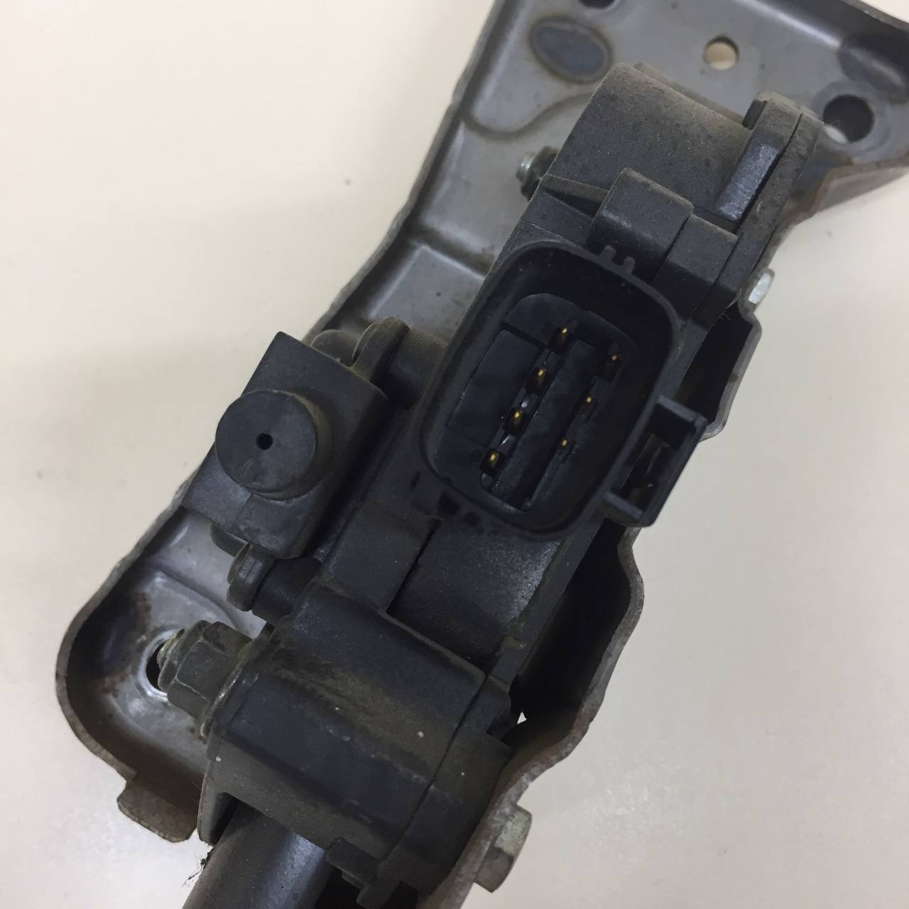 Педаль газа Land Rover Discovery 3 (L319) 2004-2009