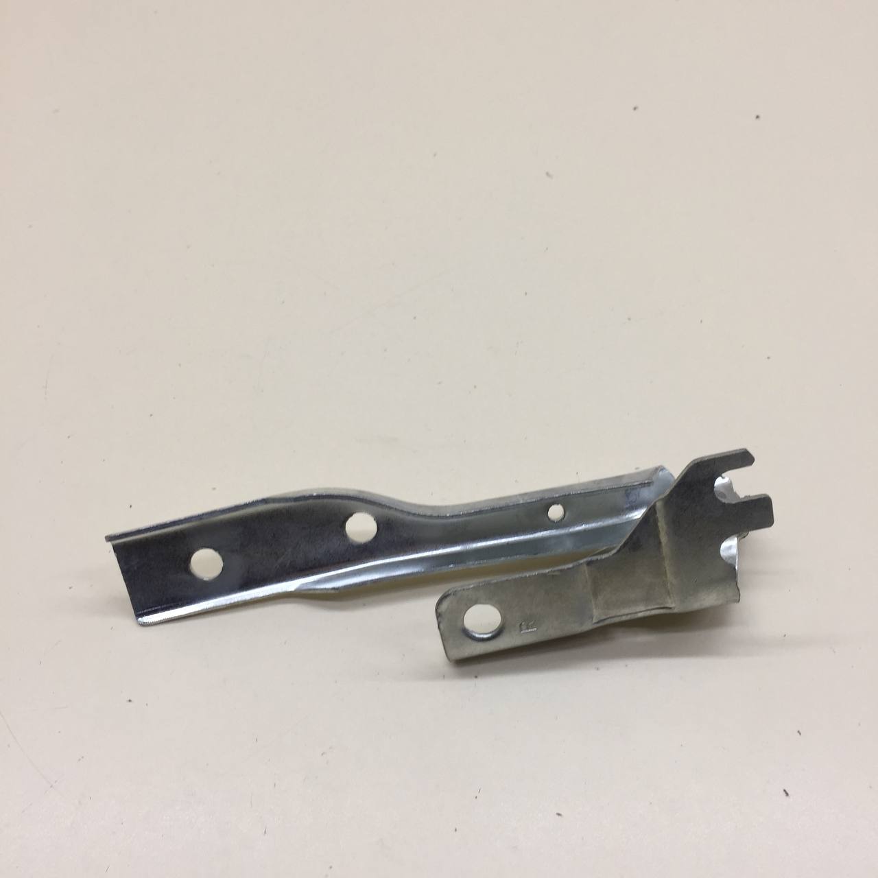 Петля капота правая Volkswagen Polo (MK5) 2011-2020