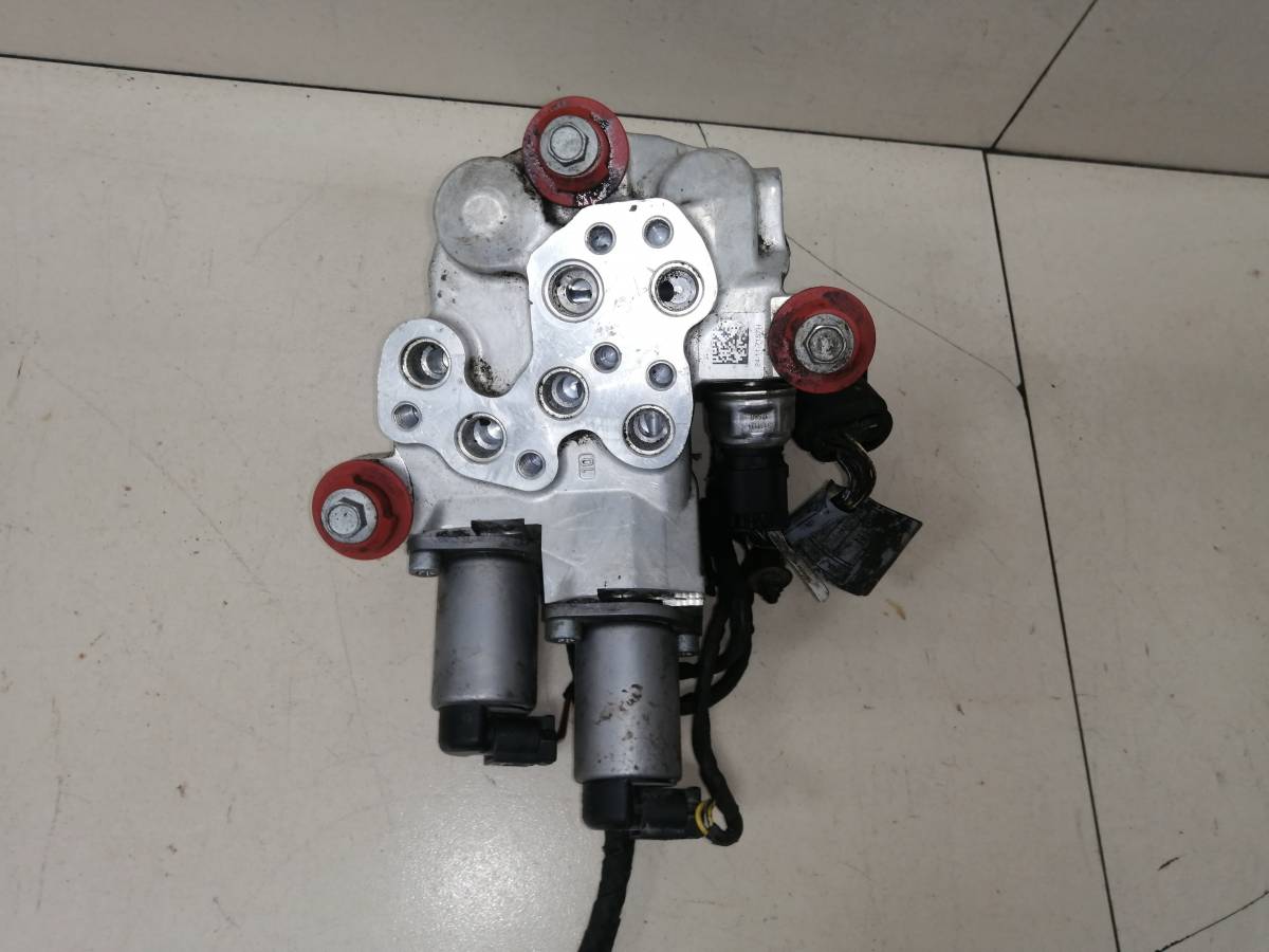 Клапан пневматический BMW 7-Series F01,F02 2008-2015 Клапан пневматический BMW 7-Series F01,F02 2008-2015