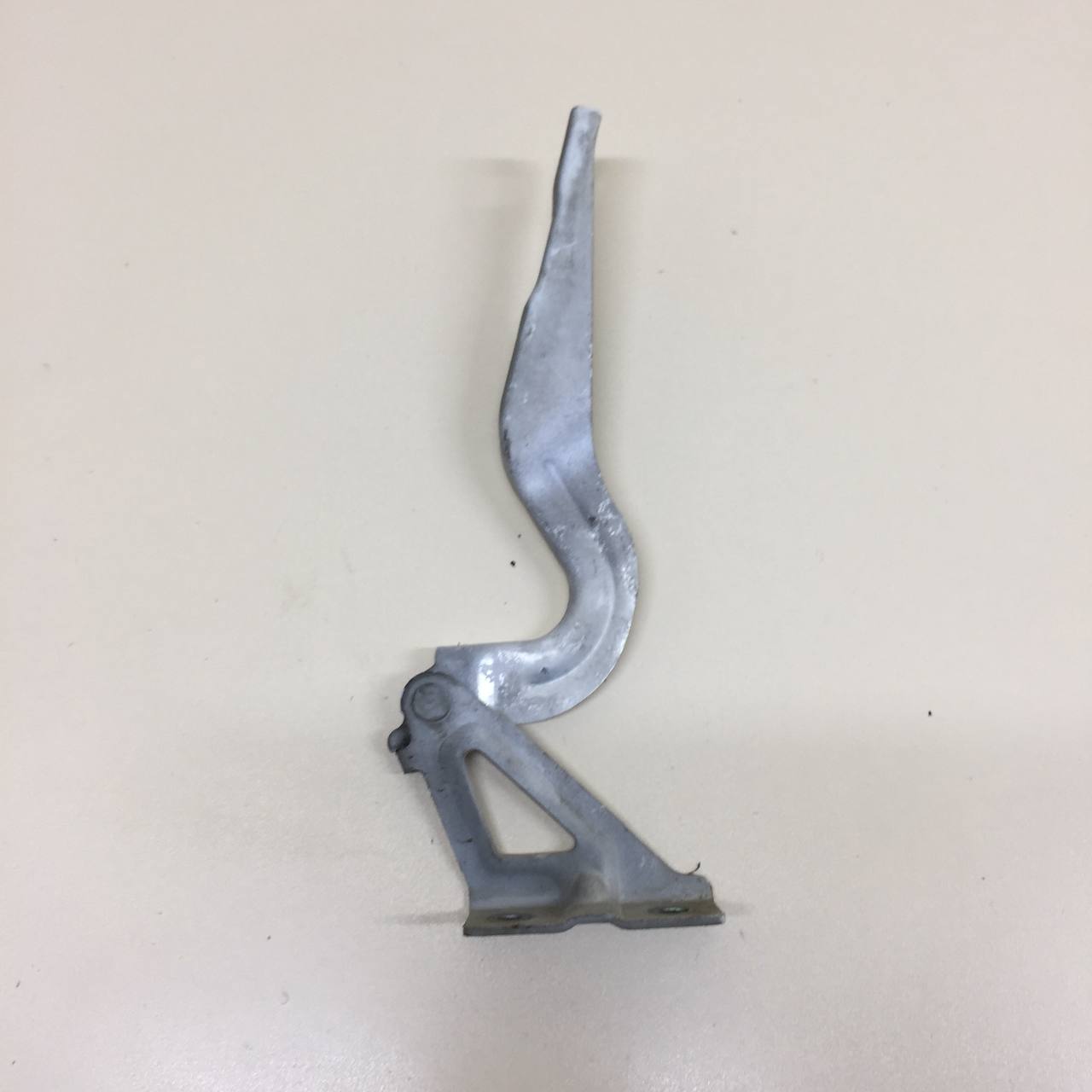 Петля капота правая Chevrolet Cobalt (T250) 2011-2015