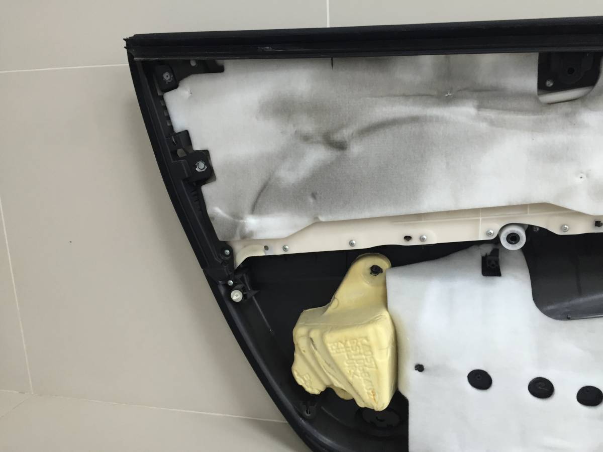 Обшивка двери передней правой Mazda Mazda 6 (GH) 2007-2012