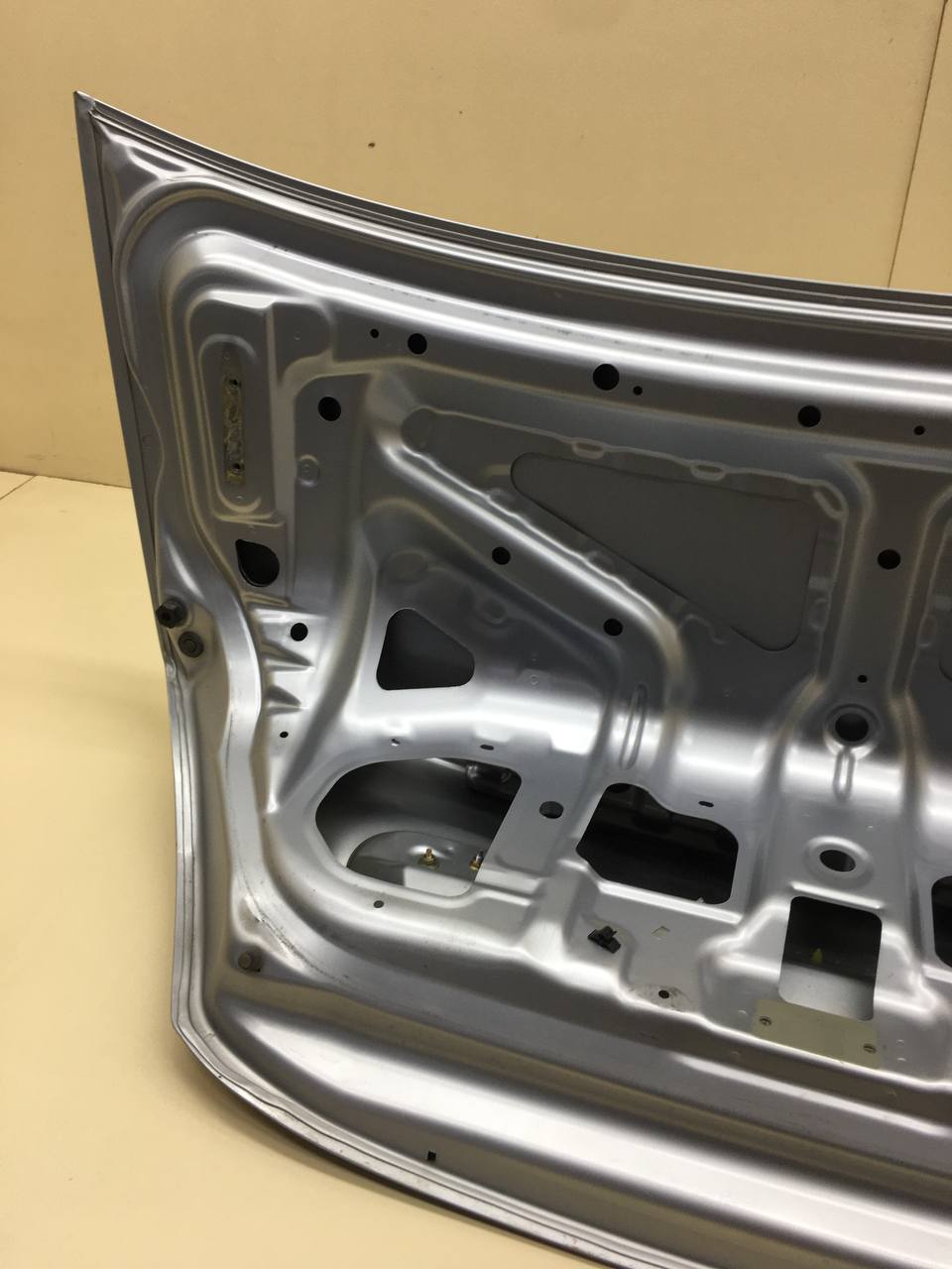 Крышка багажника Mitsubishi Lancer 9  (CS/Classic) 2000-2011