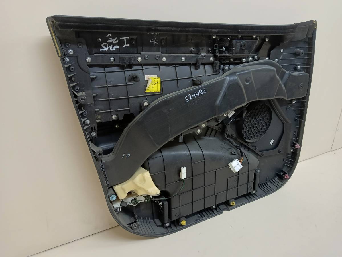 Обшивка двери передней правой Hyundai ix55 2007-2013