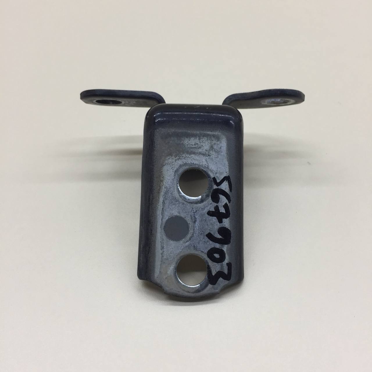 Петля двери задней правой нижняя Toyota Rav 4 (A30) 2006-2013 Петля двери задней правой нижняя Toyota Rav 4 (A30) 2006-2013