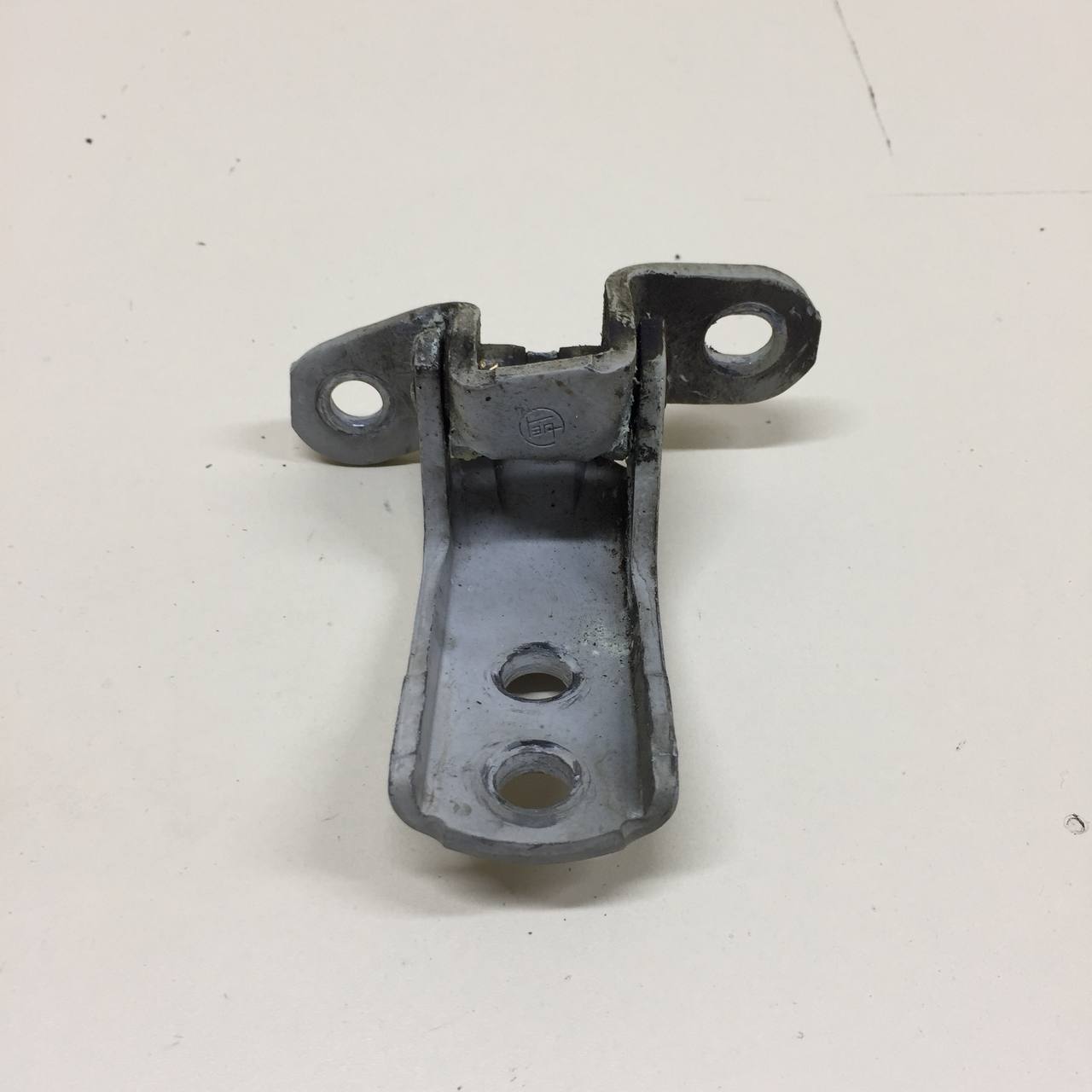 Петля двери передней левой верхняя Toyota Corolla E120 2001-2007