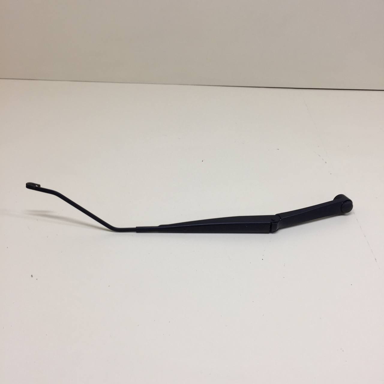 Поводок стеклоочистителя передний правый Chevrolet Cruze (J300) 2009-2016