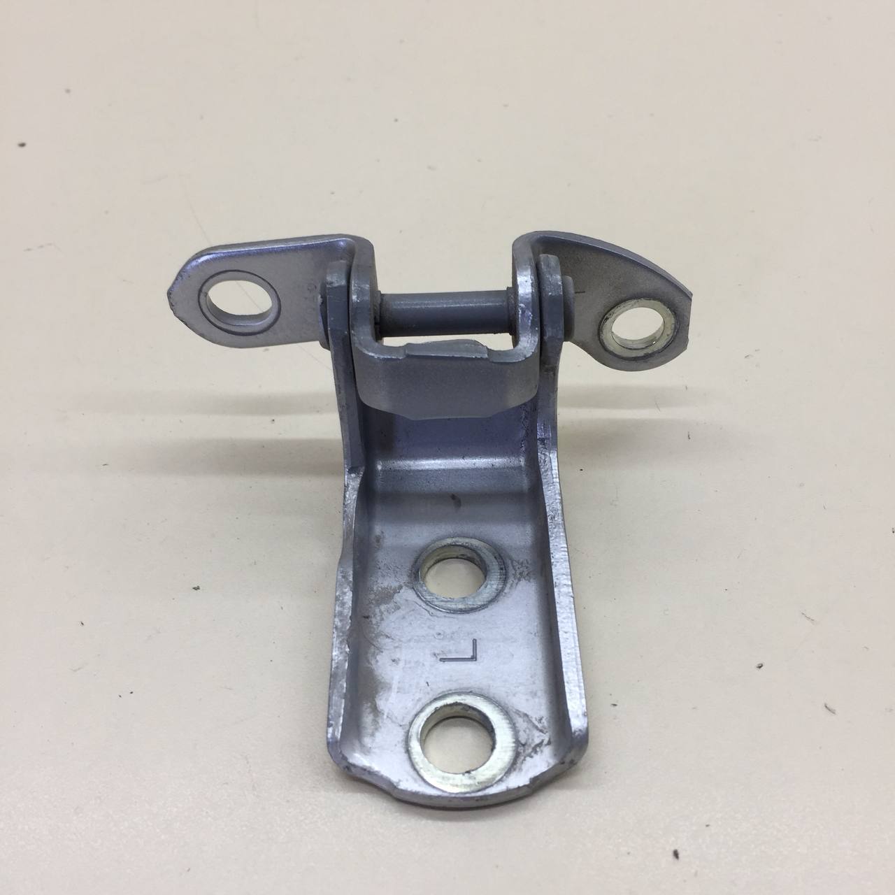 Петля двери задней левой нижняя Toyota Rav 4 (A30) 2006-2013