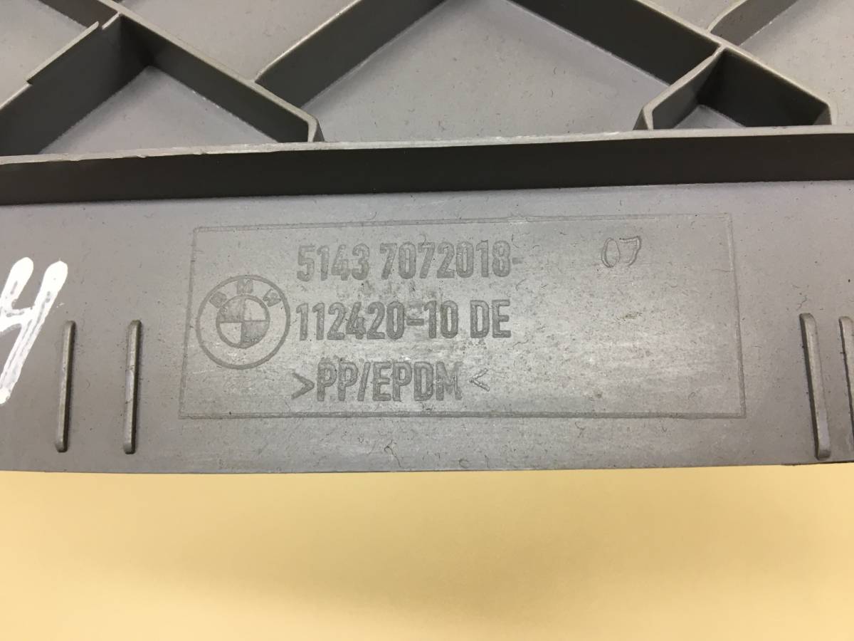 Обшивка стойки BMW 1-series E87/E81 2004-2011