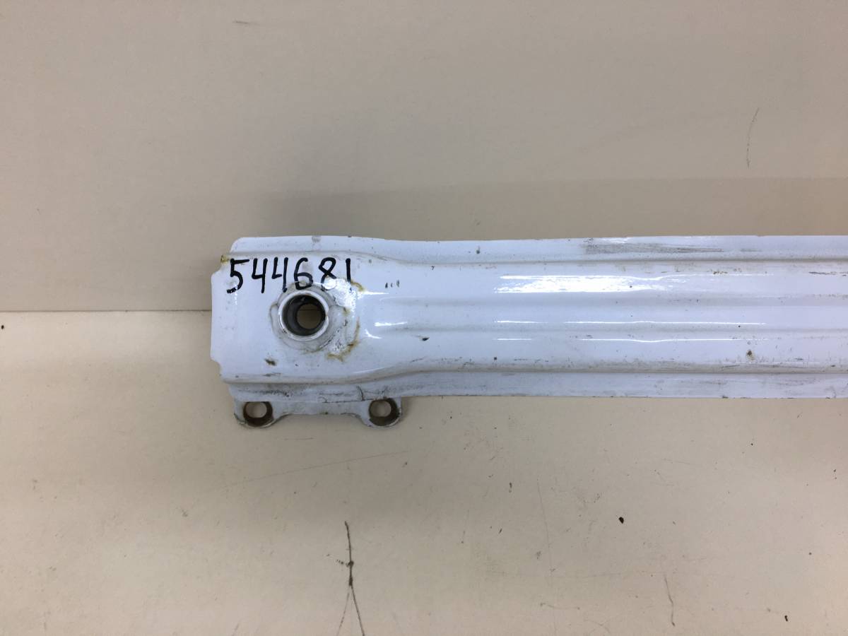 Усилитель заднего бампера Skoda Yeti 2009>