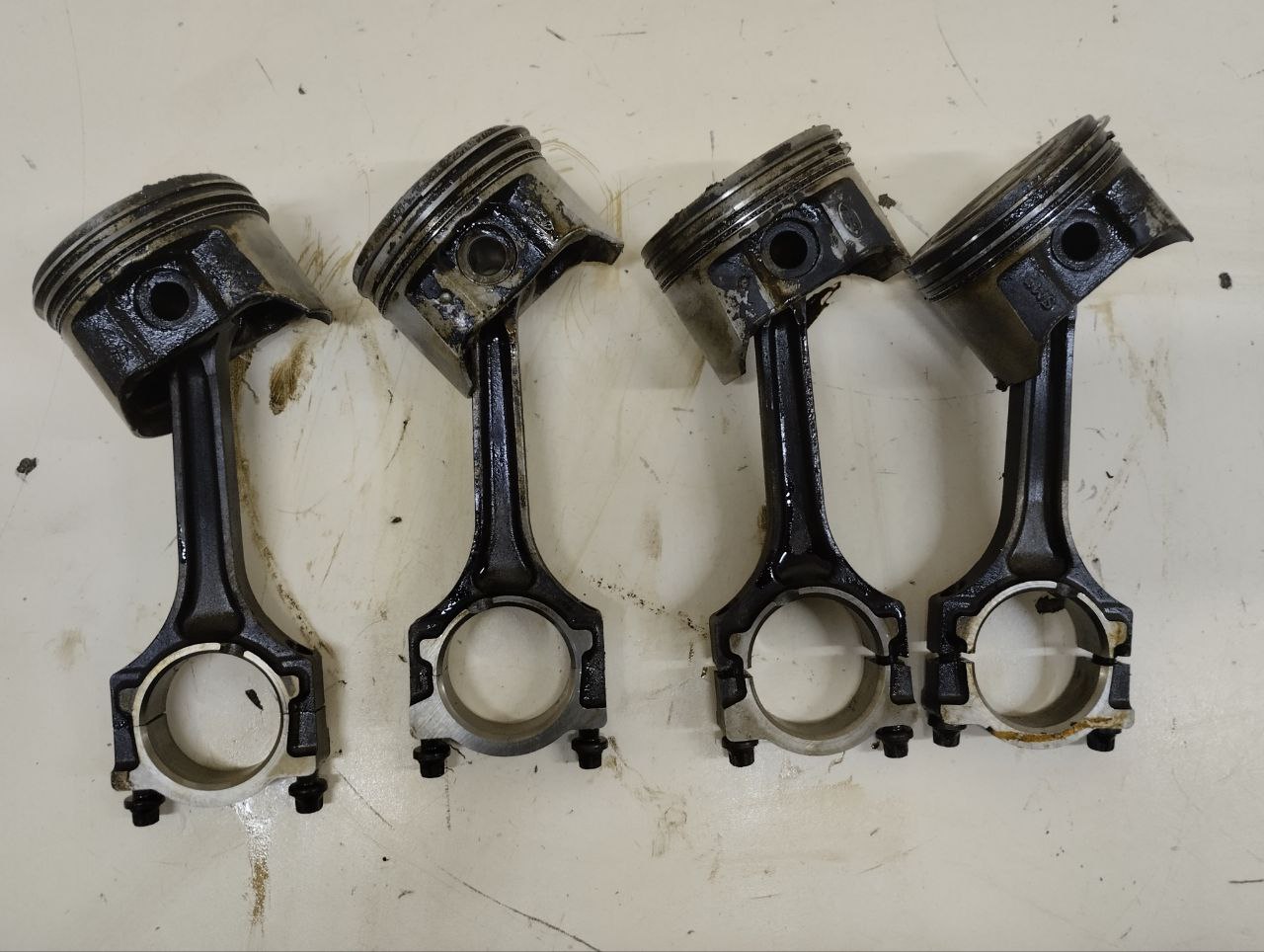 Поршень с шатуном Ford Fusion (JU) 2002-2012