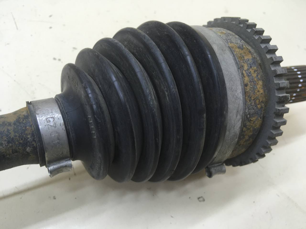 Полуось передняя правая Mazda Mazda 6 (GG) 2002-2007 Полуось передняя правая Mazda Mazda 6 (GG) 2002-2007