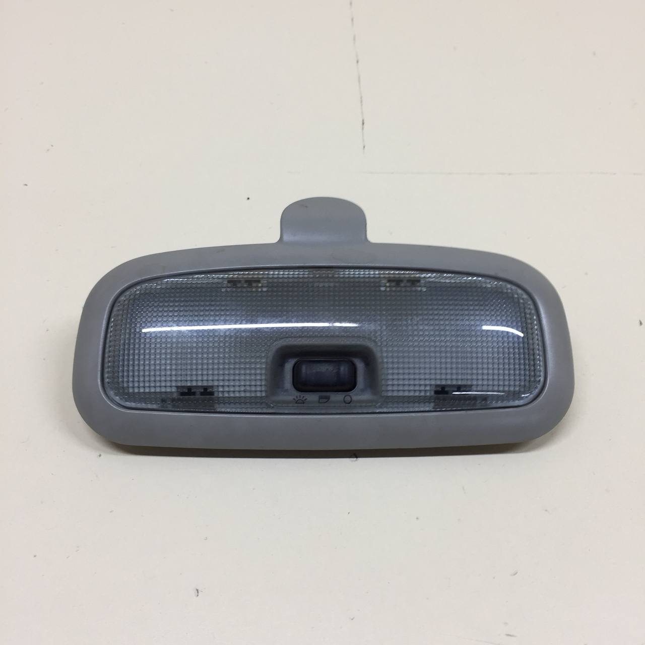 Плафон салонный Ford Fusion (JU) 2002-2012 Плафон салонный Ford Fusion (JU) 2002-2012