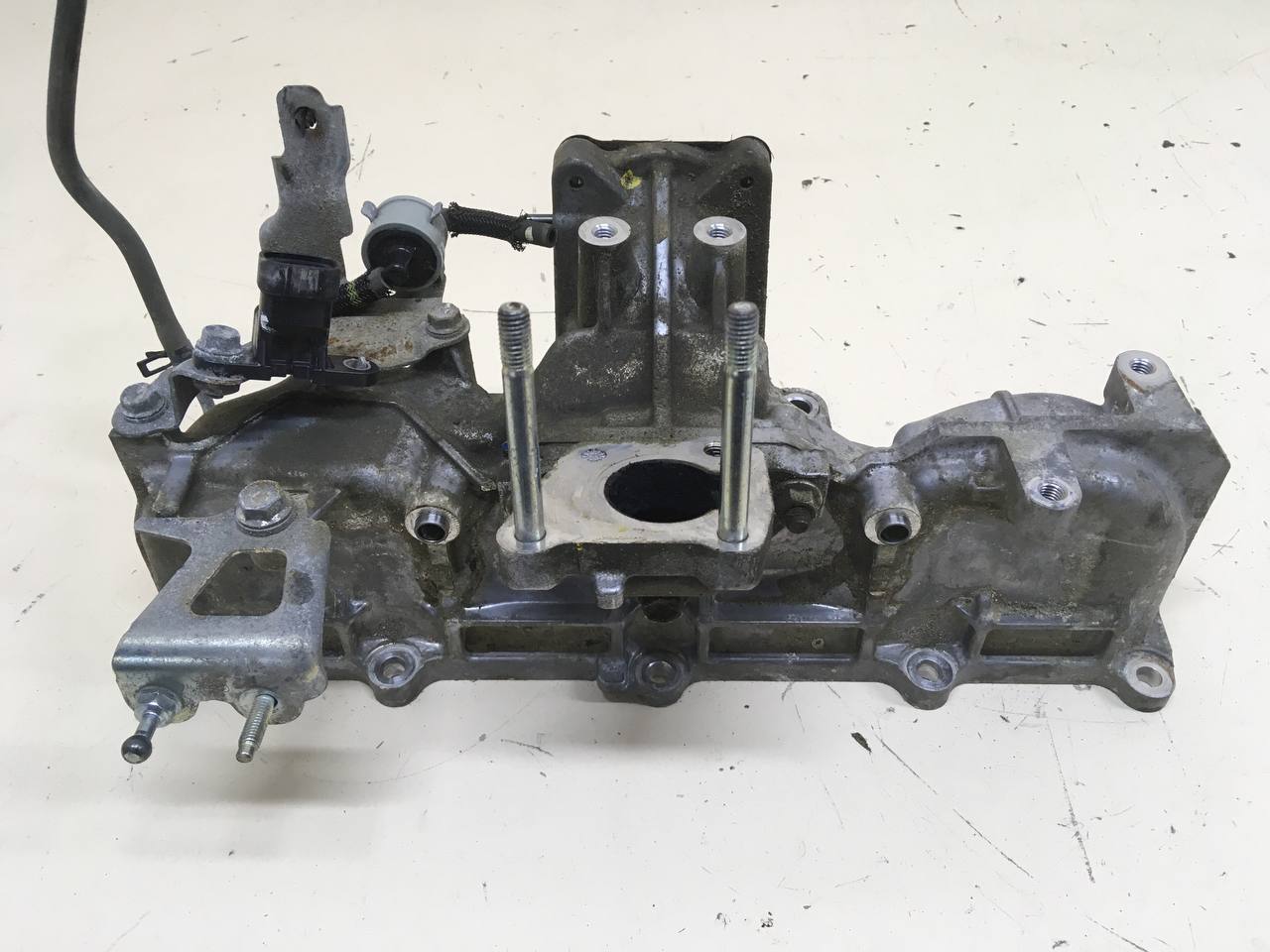 Коллектор впускной Toyota Rav 4 (XA40) 2013-2019 Коллектор впускной Toyota Rav 4 (XA40) 2013-2019