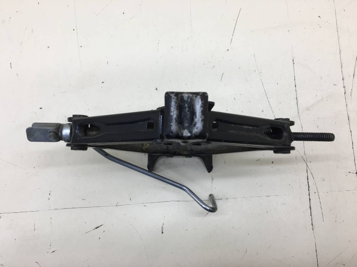 Домкрат Renault Duster (HSA, HSM) 2012>
